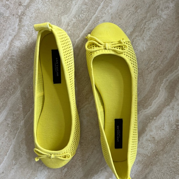 Ann Taylor Yellow Suede Ballet Flat with Bow
Size: 6.5 . New in box, never open - Picture 9 of 17